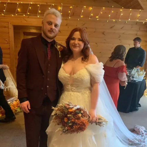 Memorable Wedding Guest Illustrations by Roxana - Thumbnail 8