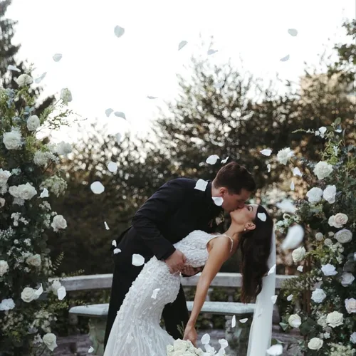 Elegant Live Wedding Painting by Roxana - Thumbnail 5