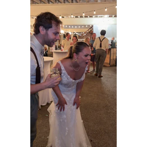 Heirloom-Quality Live Wedding Painting by Rachel - Thumbnail 15