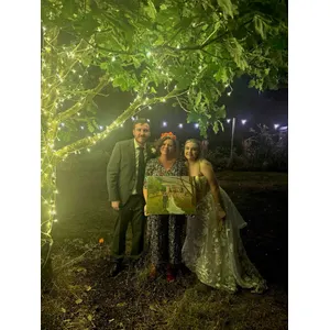 Romantic & evocative live wedding painting by Amy - Thumbnail 7