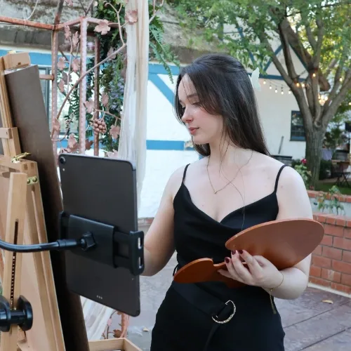 Classical-Inspired Live Wedding Painting by Caitlin - Thumbnail 7